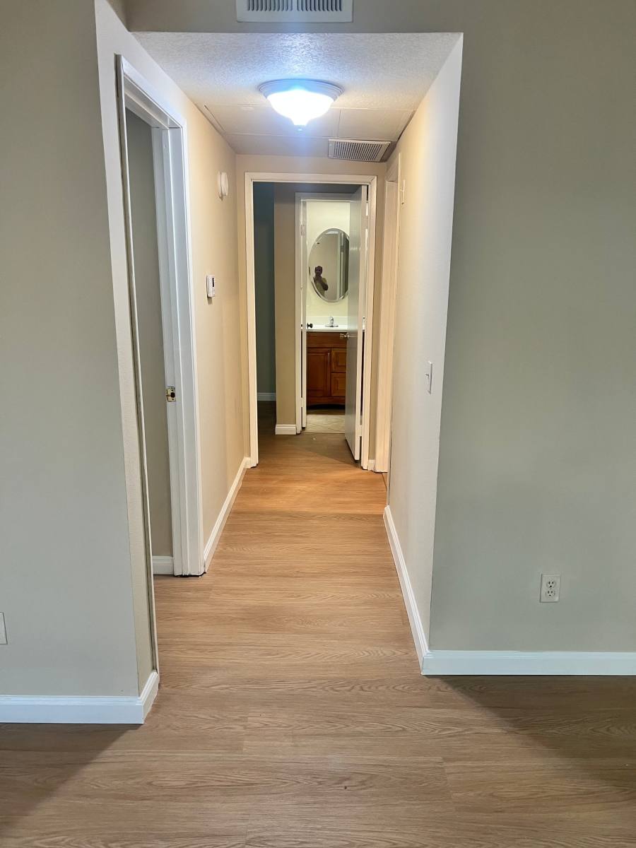 Apartment for rent at 3352 Oakhurst Ave #6, Los Angeles, CA 90034