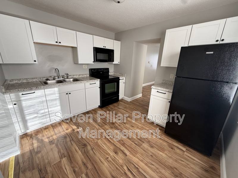 Apartment for rent at 1046 Republic Ave, Columbus, OH 43211