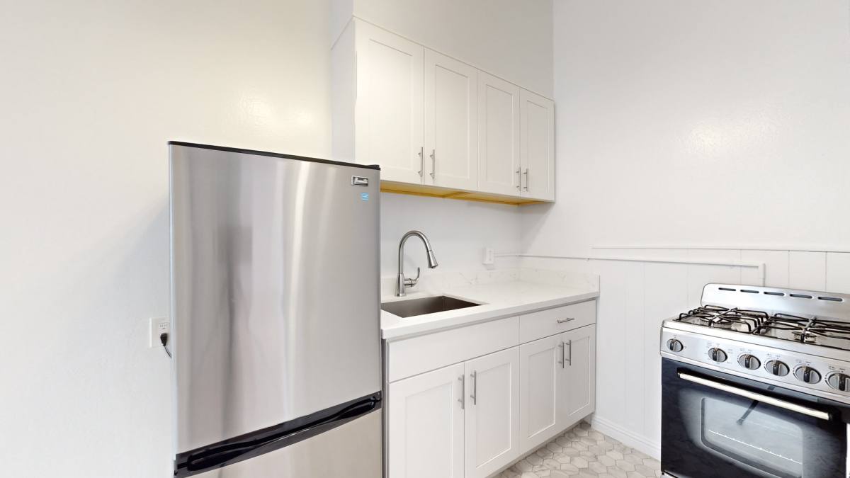 Apartment for rent at 3097 Washington St #14, San Francisco, CA 94115