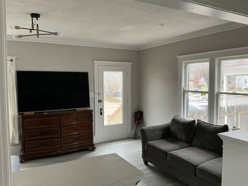House for rent at 40 Ferrin Place, Mount Clemens, MI 48043