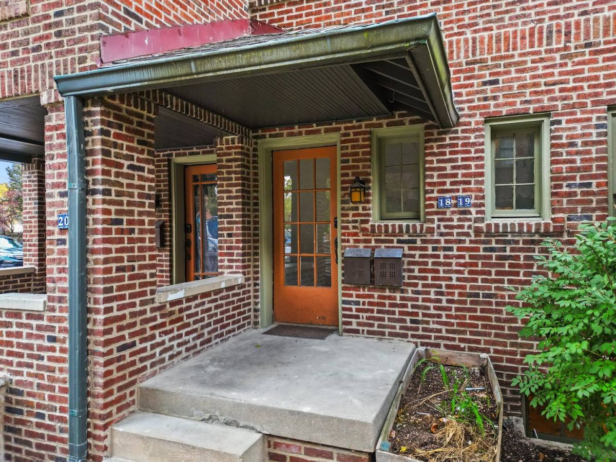 Apartment for rent at 5703 E Washington St 10 #10, Indianapolis, IN 46219