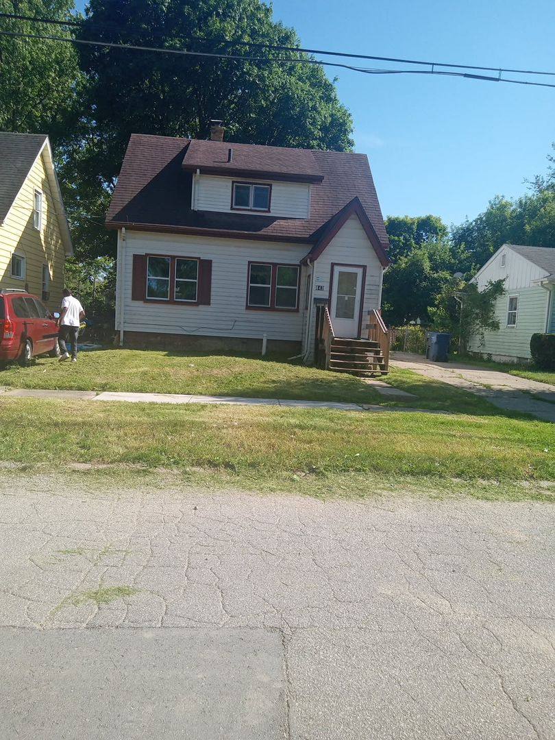 House for rent at 843 Remington Ave, Flint, MI 48507