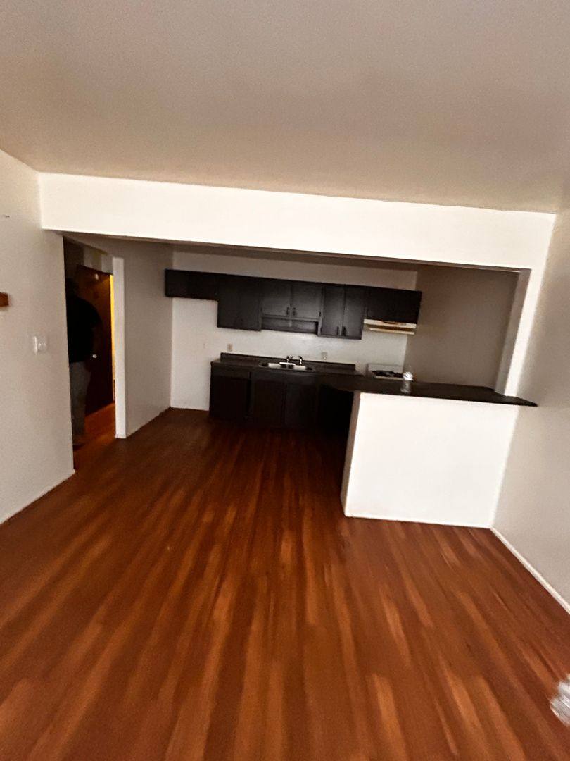 Apartment for rent at 709 N Stevenson St, Flint, MI 48504