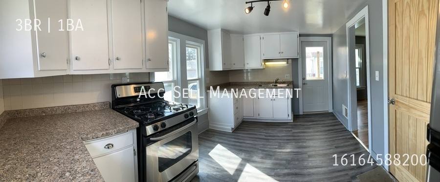 House for rent at 1320 Anderson Place NW, Grand Rapids, MI 49504