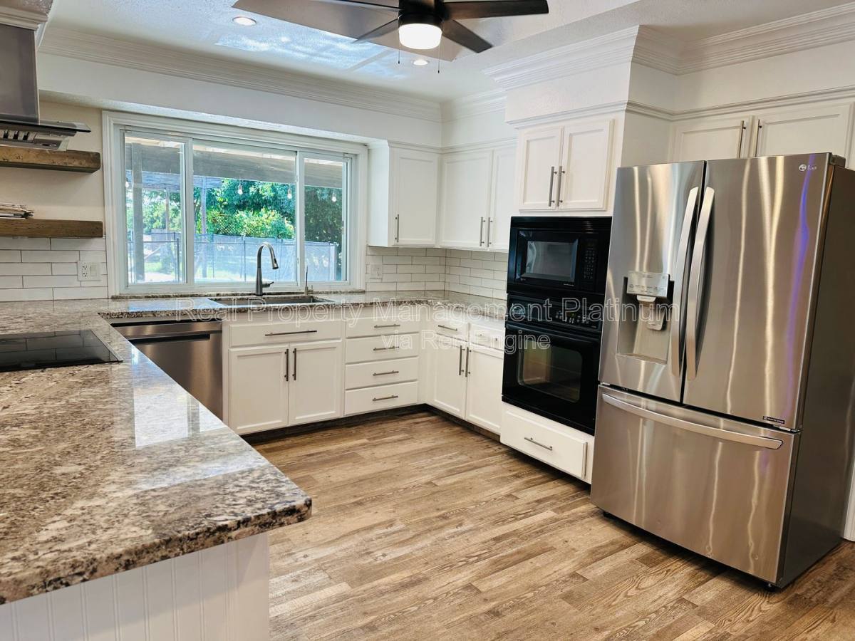 House for rent at 9077 N Fowler Ave, Clovis, CA 93619