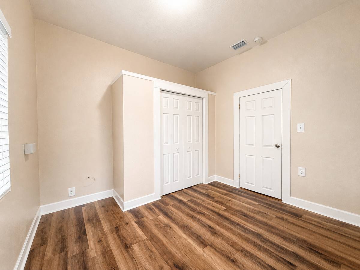 House for rent at 2124 W Chestnut St, Tampa, FL 33607