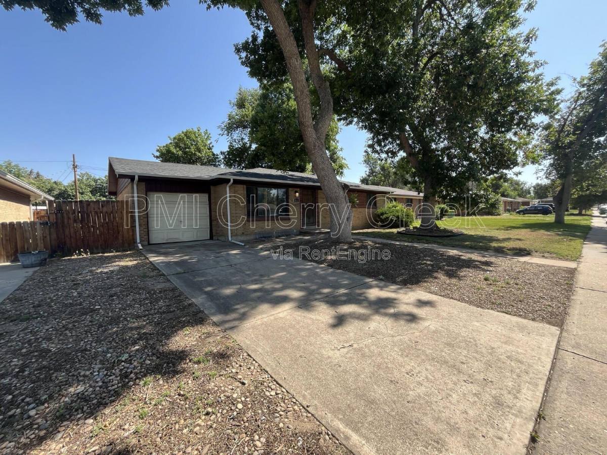 House for rent at 12517 E 31st Ave, Aurora, CO 80011