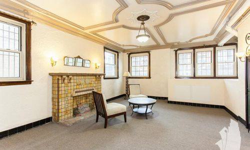 Apartment for rent at 2536 N Sawyer Ave, Chicago, IL 60647