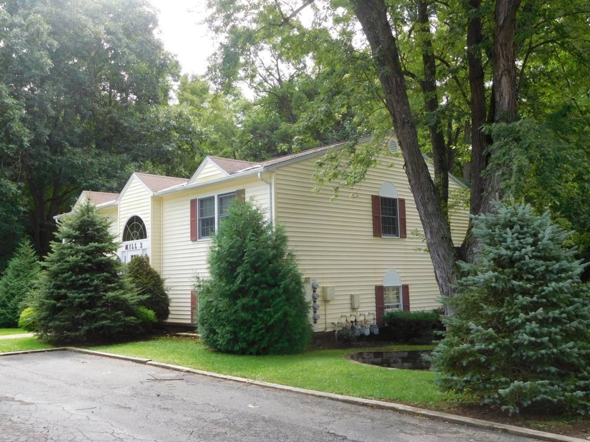 Apartment for rent at 598 N St, Meadville, PA 16335