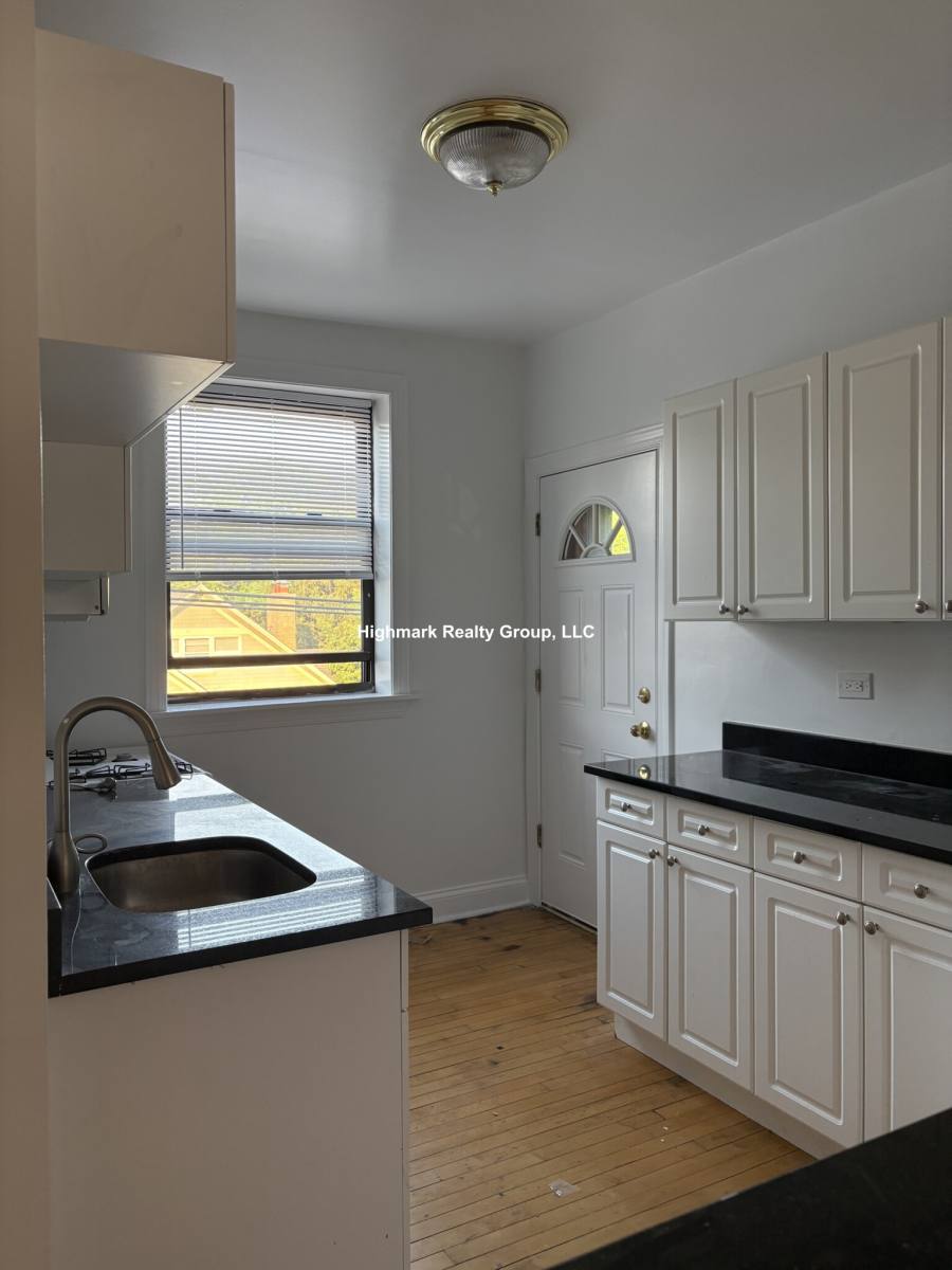 Apartment for rent at 927 Forest Ave #4N, Evanston, IL 60202