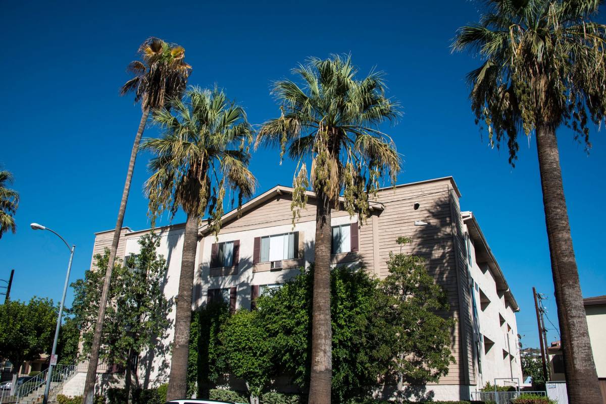 Apartment for rent at 144 N Belmont St, Glendale, CA 91206