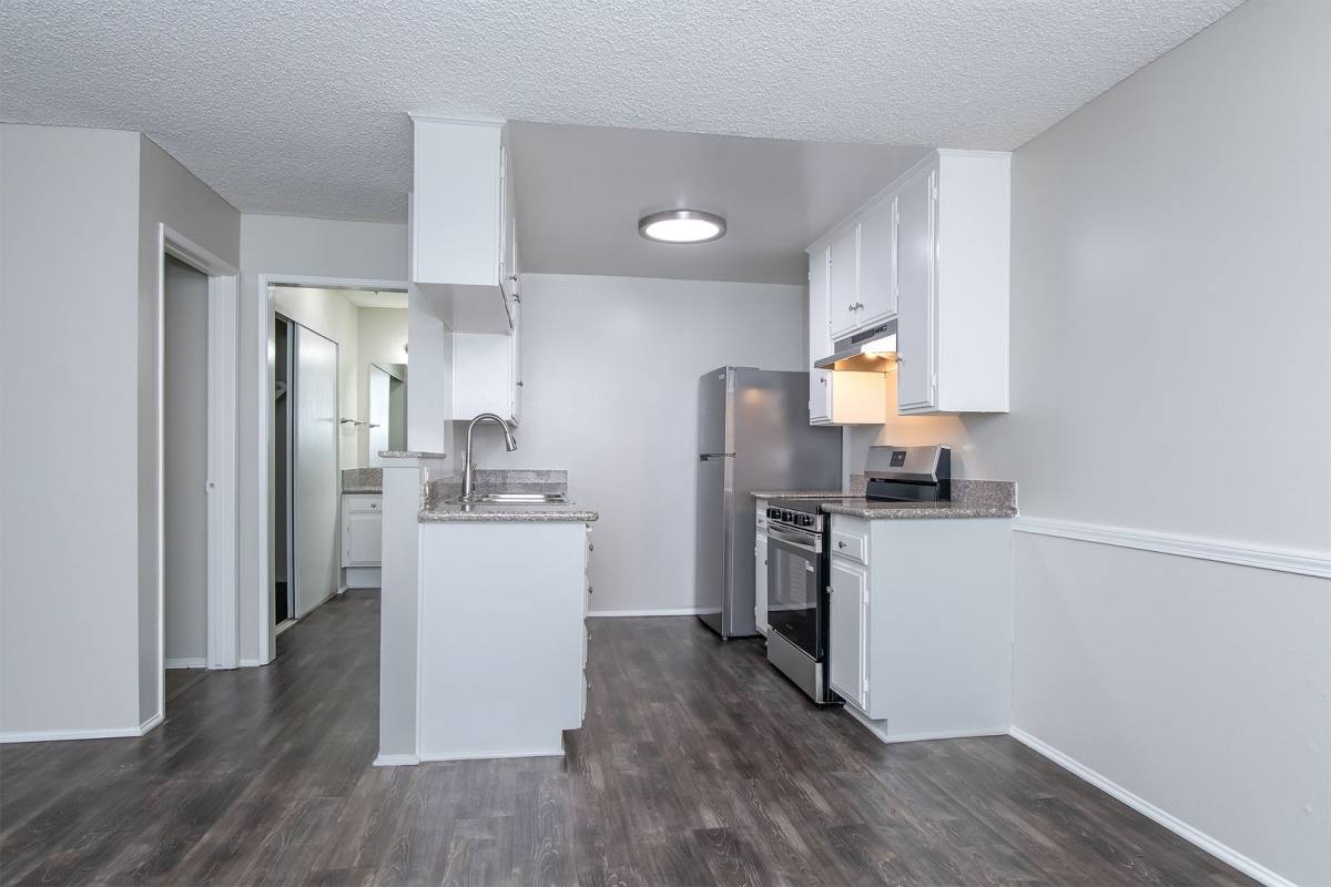 Apartment for rent at 144 N Belmont St, Glendale, CA 91206