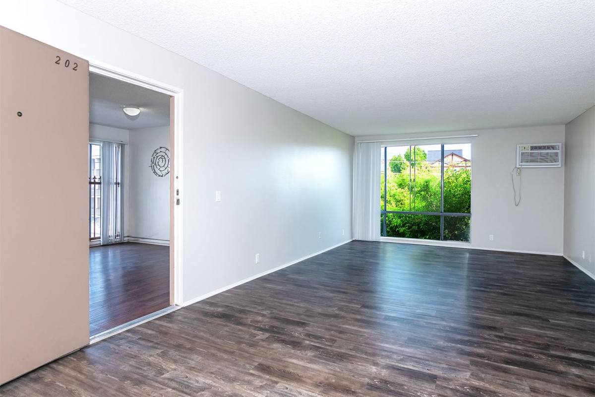 Apartment for rent at 144 N Belmont St, Glendale, CA 91206