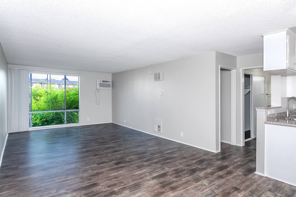 Apartment for rent at 144 N Belmont St, Glendale, CA 91206