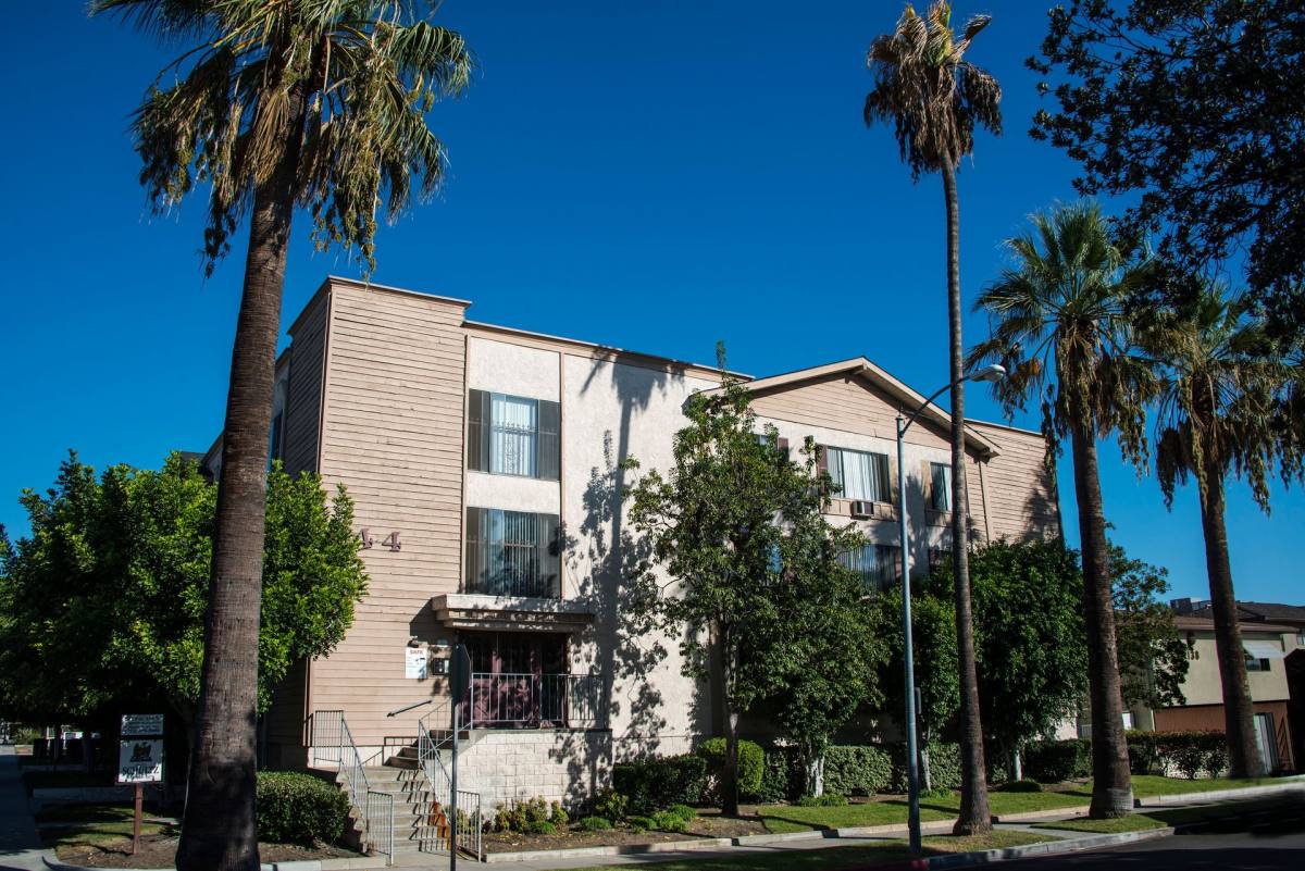 Apartment for rent at 144 N Belmont St, Glendale, CA 91206