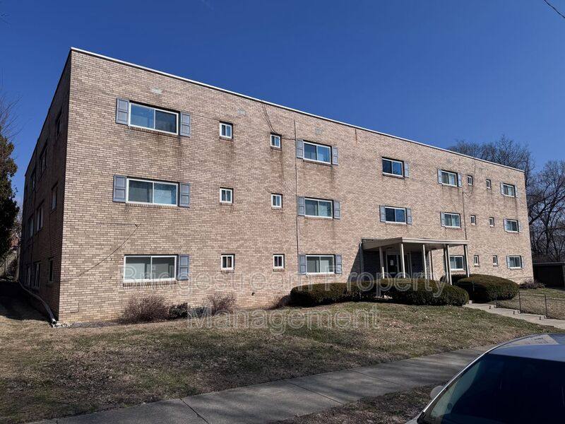 Apartment for rent at 519 Heather Dr #1C, Dayton, OH 45405
