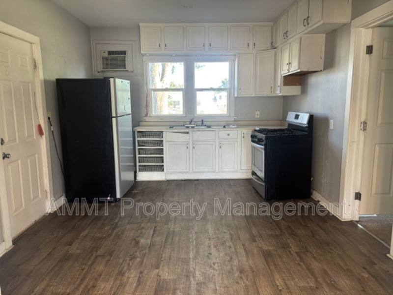 Apartment for rent at 310 8th Ave #1, Marion, IA 52302