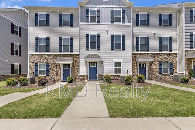 Townhouse for rent at 1713 Aspire St, Charlotte, NC 28262