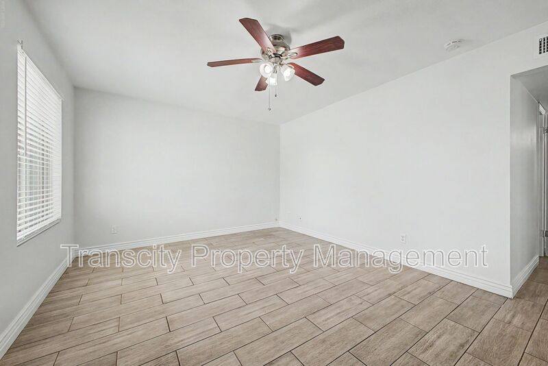 House for rent at 4328 E Saint Catherine Ave, Phoenix, AZ 85042