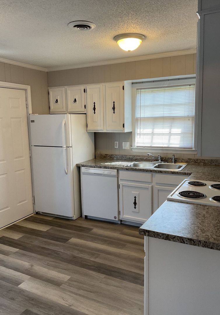 House for rent at 124 E Washington St, Bessemer City, NC 28016
