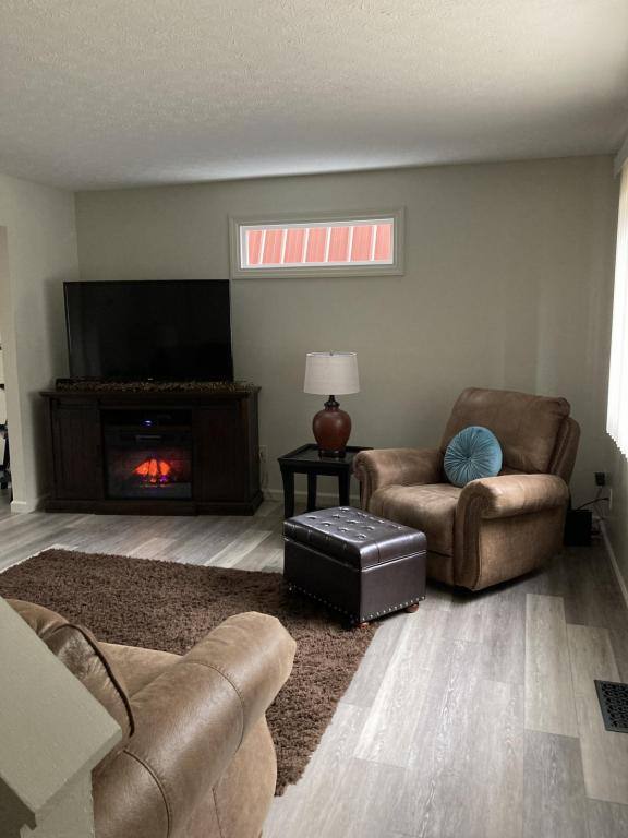 Apartment for rent at 240 Collier Dr, Doylestown, OH 44230