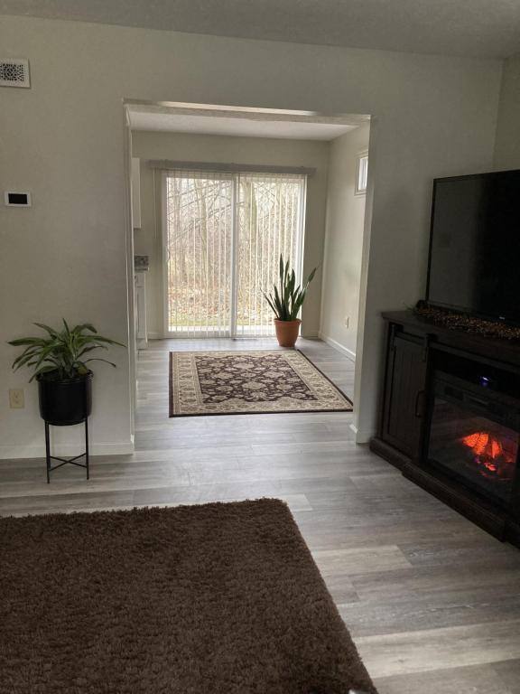 Apartment for rent at 240 Collier Dr, Doylestown, OH 44230