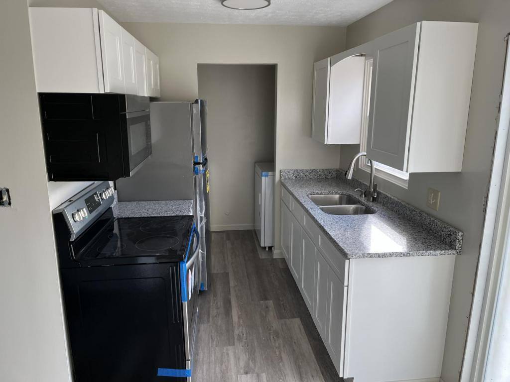 Apartment for rent at 240 Collier Dr, Doylestown, OH 44230