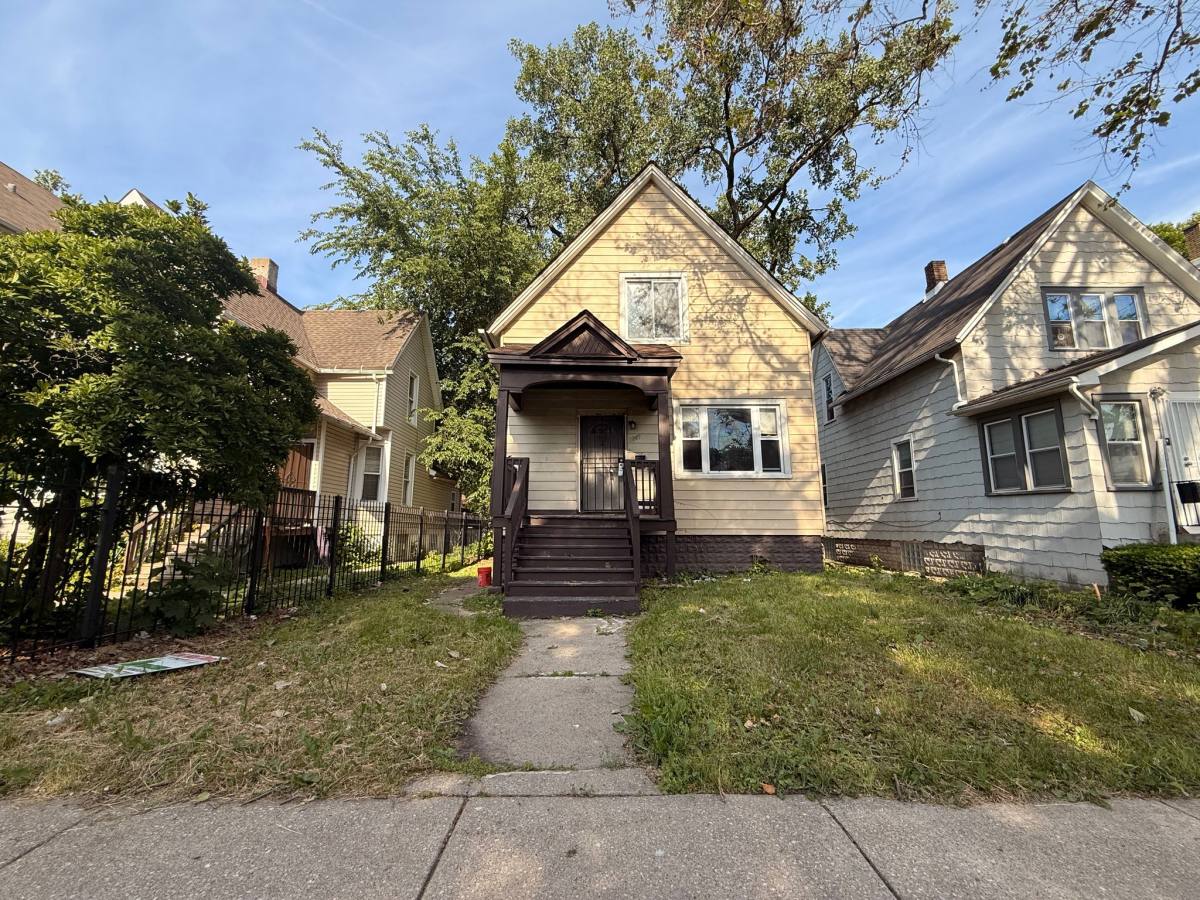 Apartment for rent at 8849 S Wallace, Chicago, IL 60620