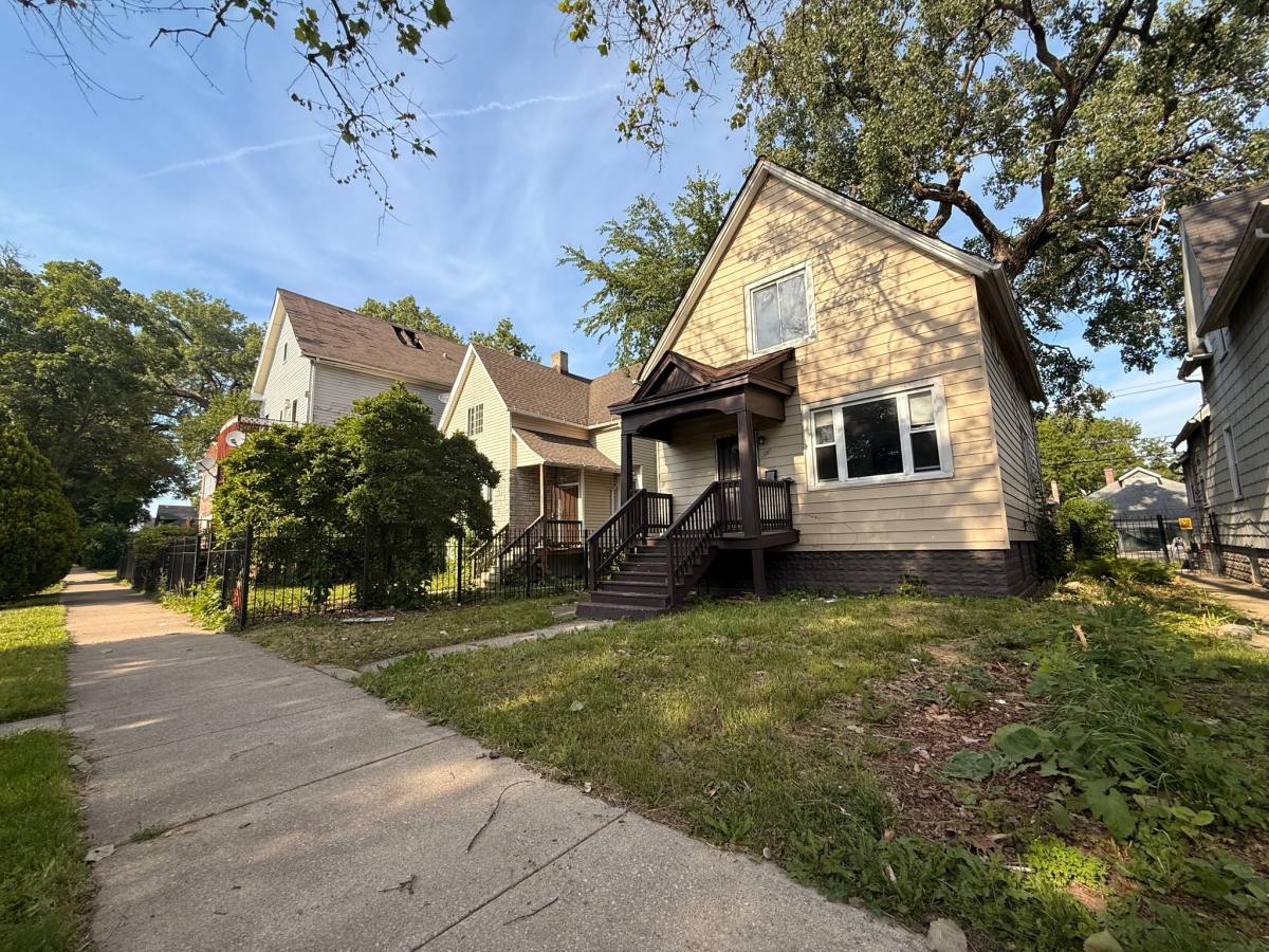 Apartment for rent at 8849 S Wallace, Chicago, IL 60620