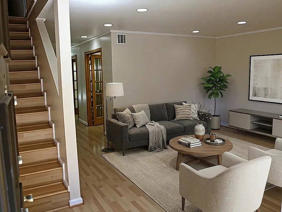 Townhouse for rent at 1348 N Orange Dr #2, Los Angeles, CA 90028
