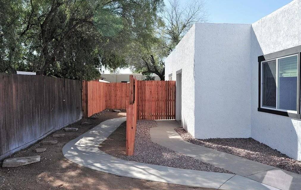 Townhouse for rent at 3318 E Presidio Rd, Tucson, AZ 85716