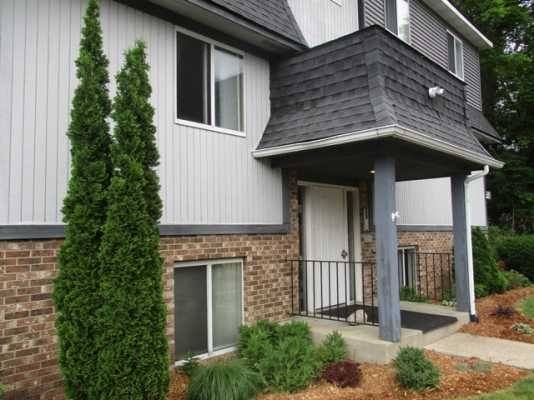 Townhouse for rent at 729 Keenway E, Kalamazoo, MI 49001