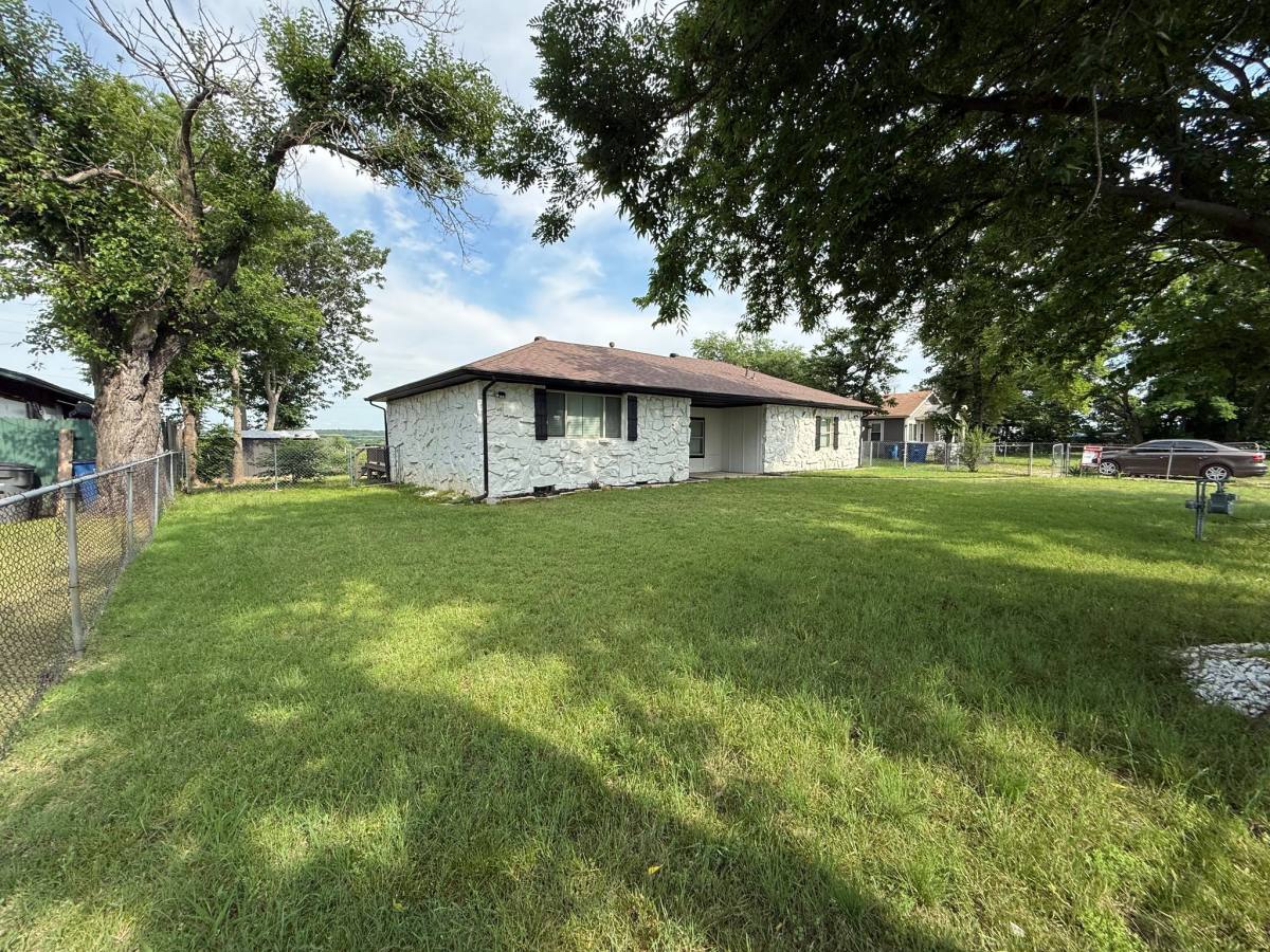 House for rent at 6033 S 31st W Ave, Tulsa, OK 74107