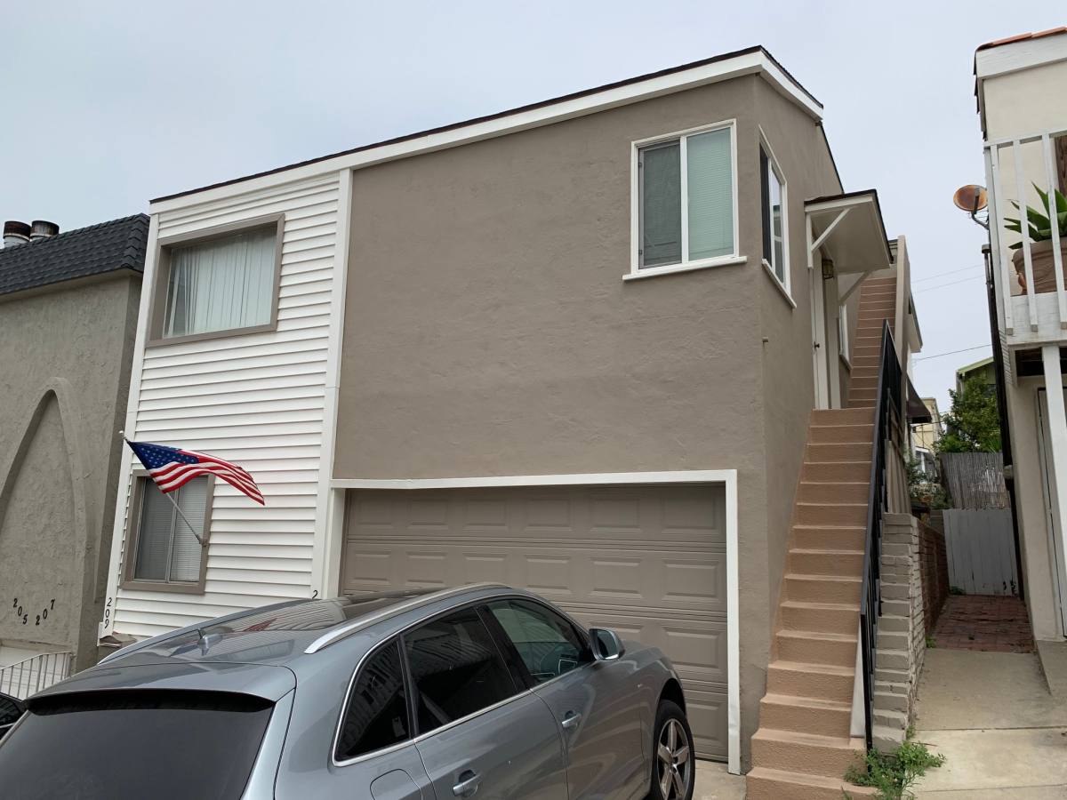 Apartment for rent at 211 39th St #211, Manhattan Beach, CA 90266