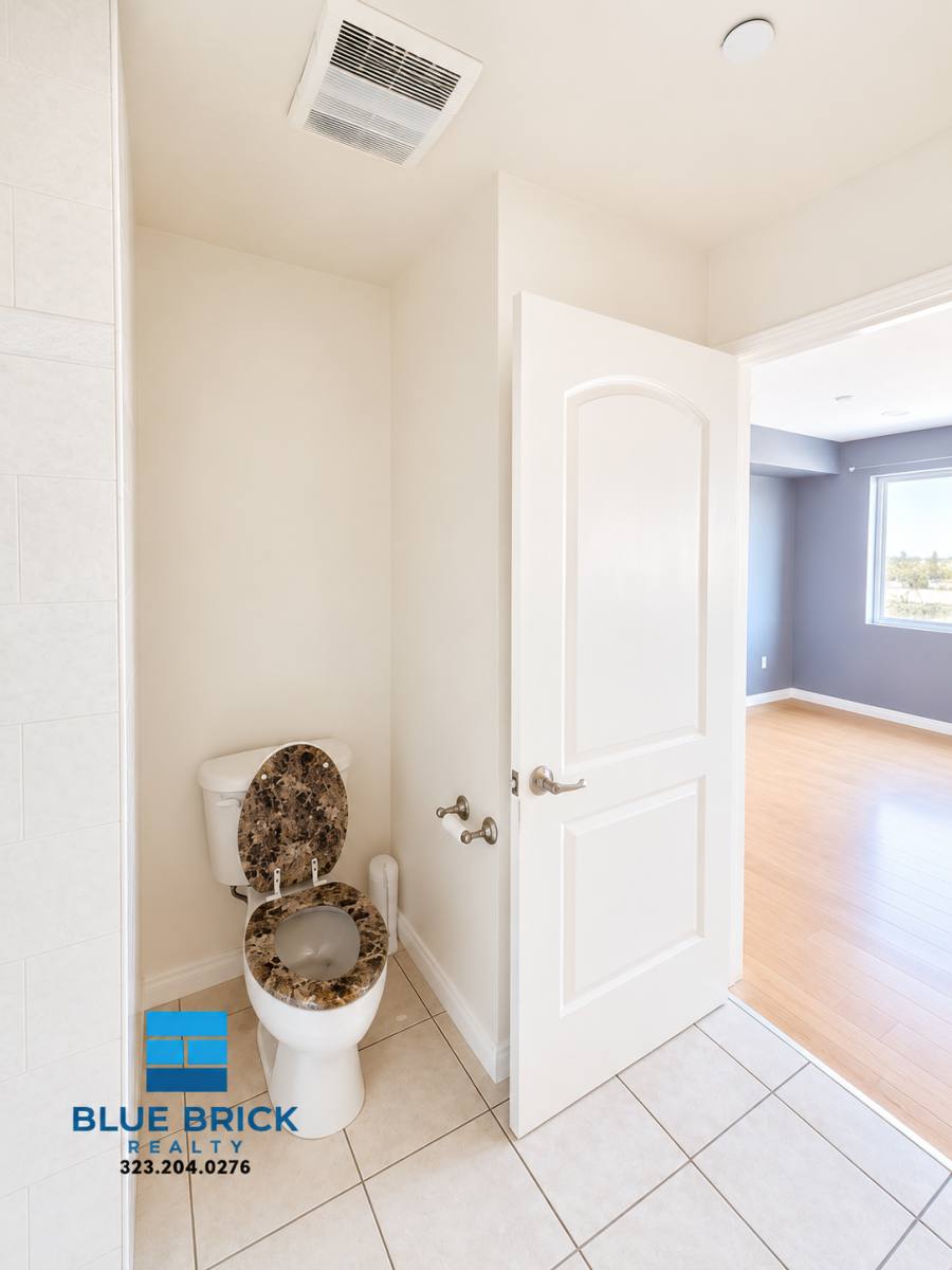 Apartment for rent at 13623 Sherman Way #205, Van Nuys, CA 91405