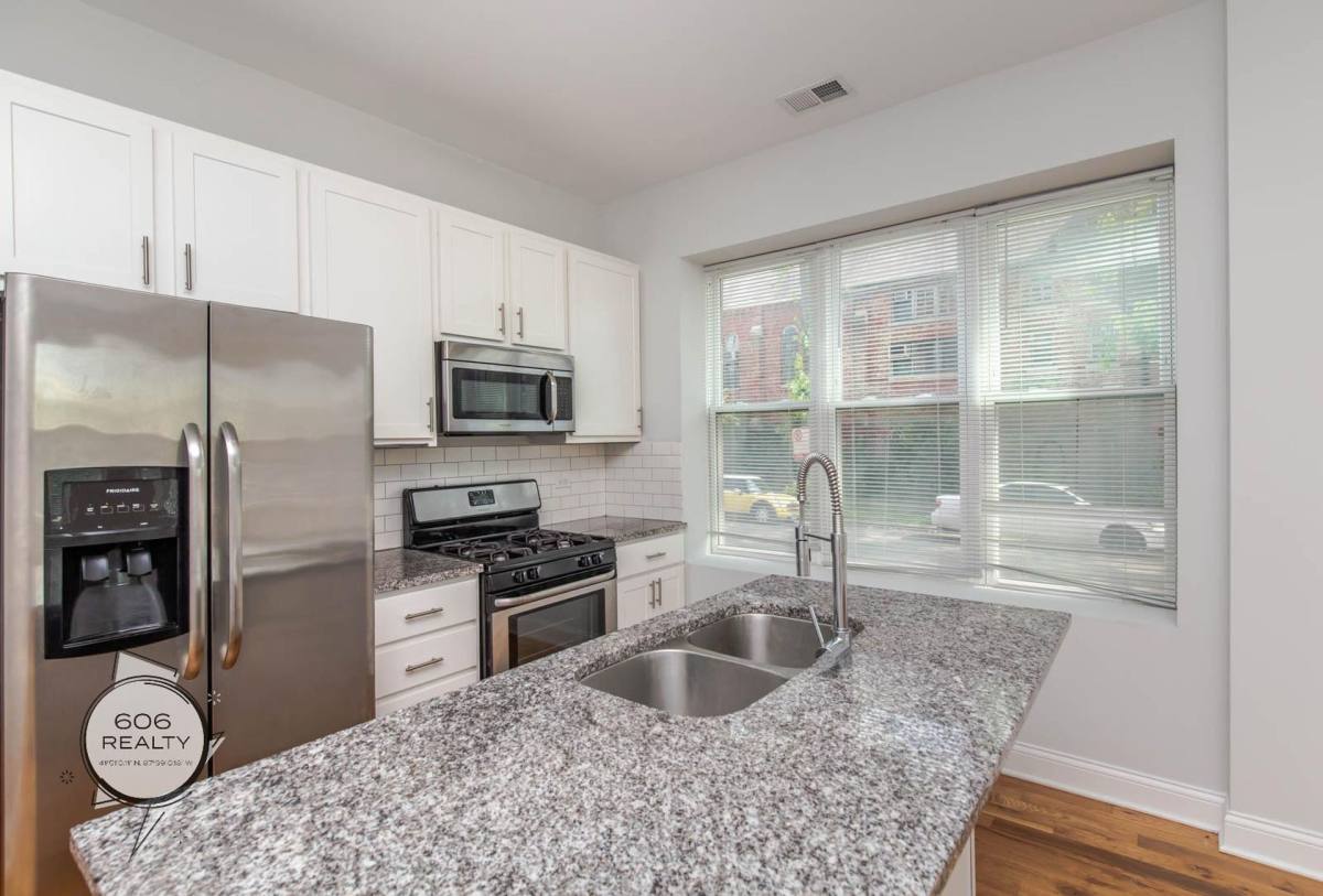 Apartment for rent at 1501 N Talman Ave, Chicago, IL 60622