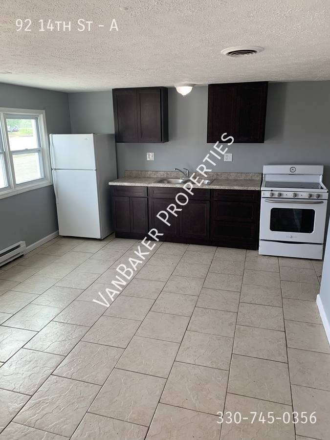 Apartment for rent at 92 14th St #A, Barberton, OH 44203