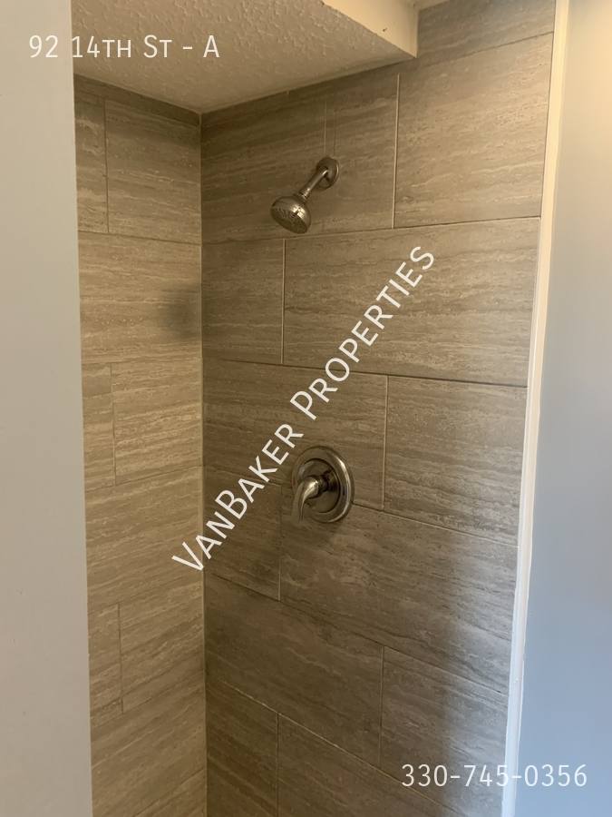 Apartment for rent at 92 14th St #A, Barberton, OH 44203