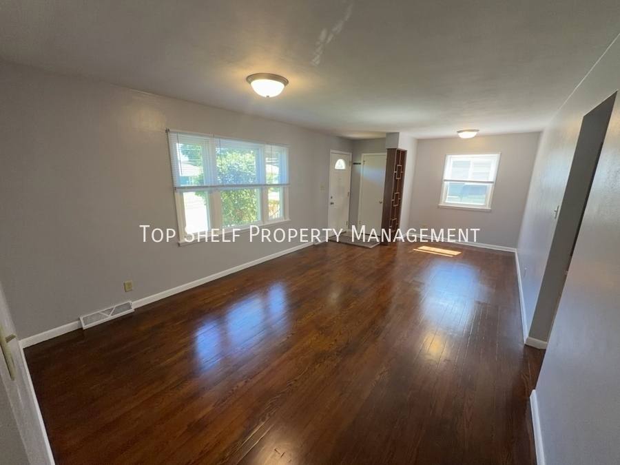 House for rent at 2752 Holcomb Ave, Des Moines, IA 50310