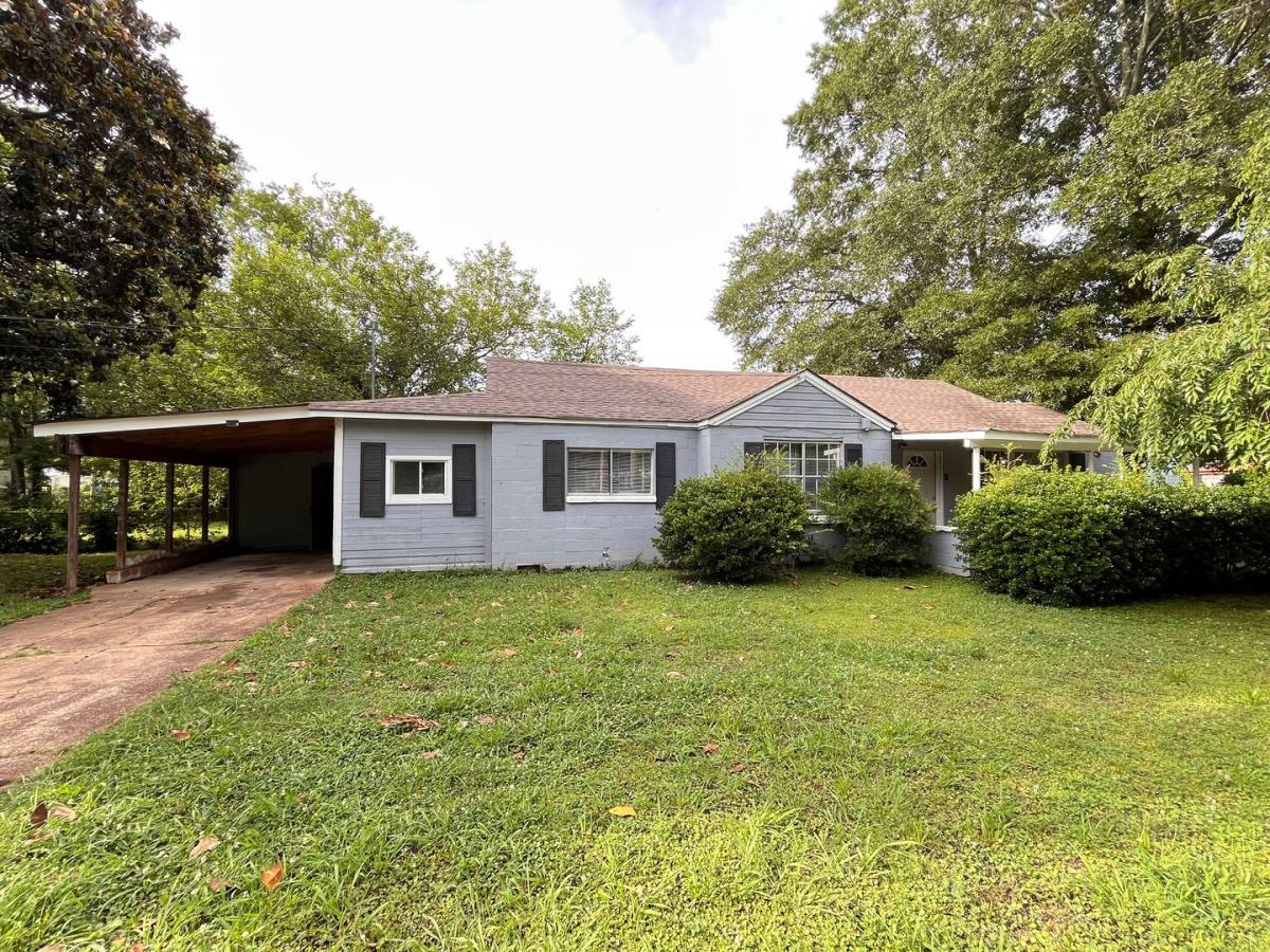 House for rent at 301 7th Ave NW, Decatur, AL 35601