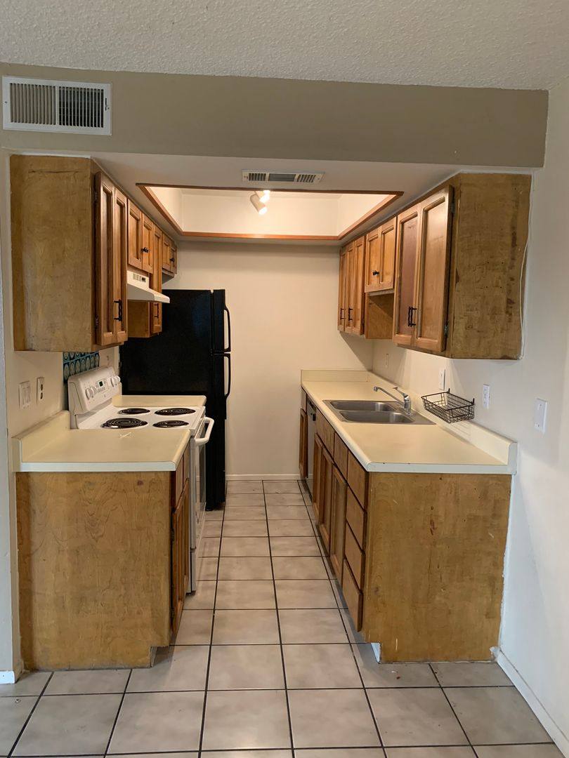 Apartment for rent at 286 W Palomino Dr, Chandler, AZ 85225