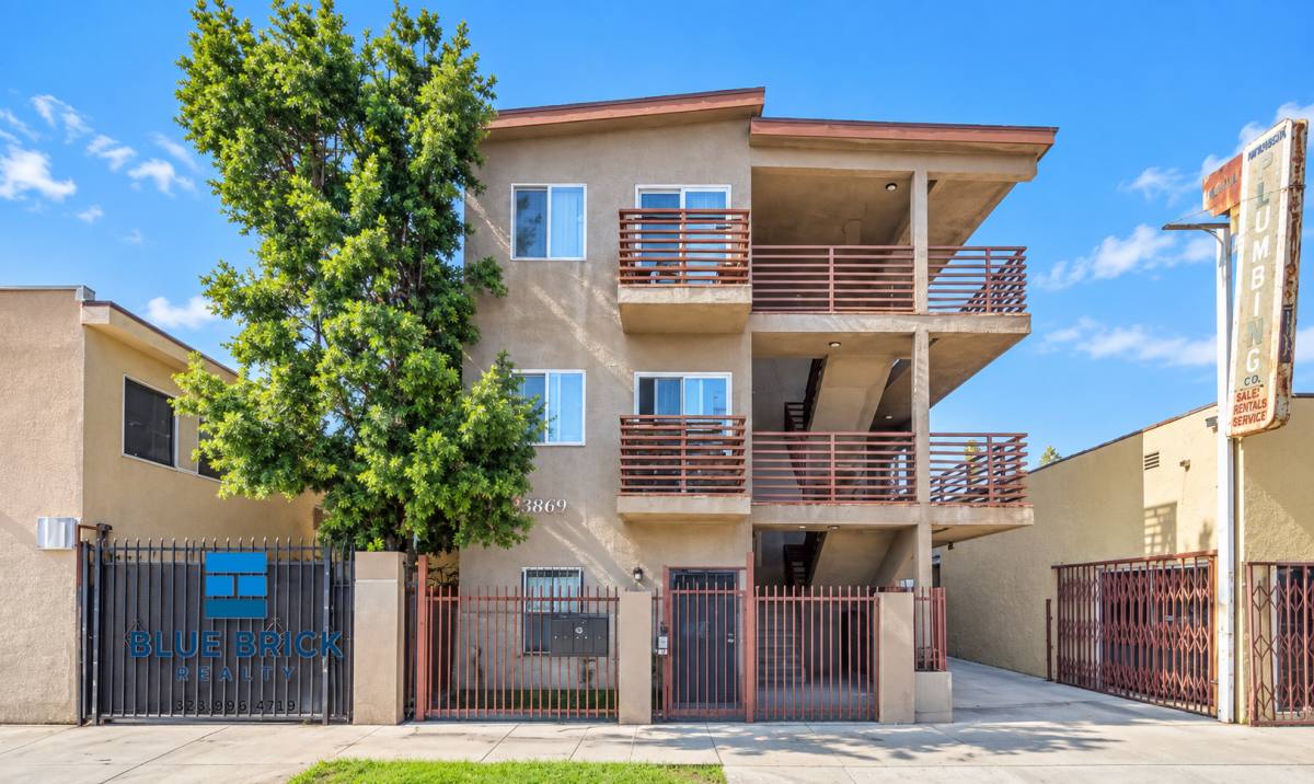 Apartment for rent at 5869 S Figueroa St #4, Los Angeles, CA 90003
