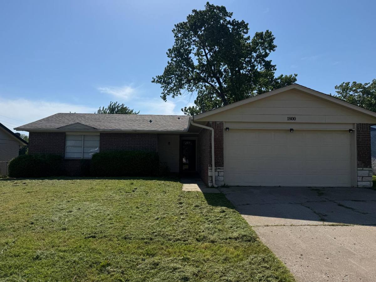 House for rent at 1800 S Pecan Ave, Broken Arrow, OK 74012