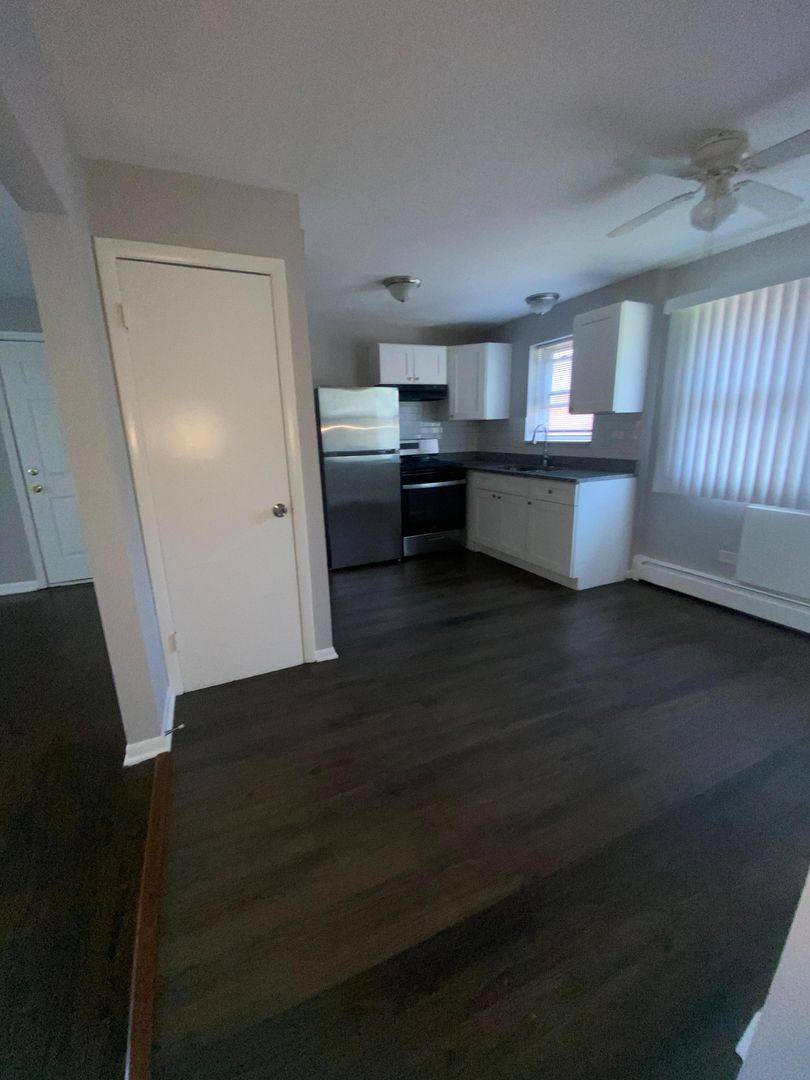 Apartment for rent at 3240 - 3349 W, Midlothian, IL 60445