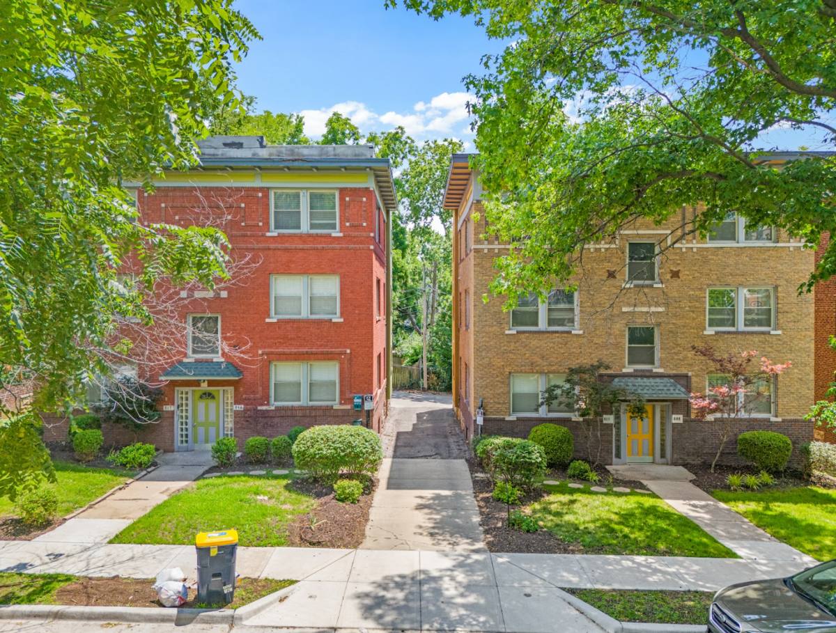 Apartment for rent at 815-817 E 42nd St, Kansas City, MO 64110