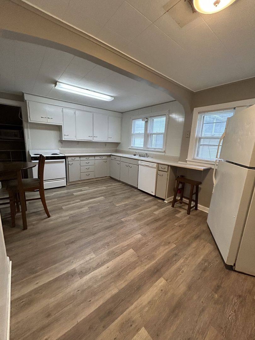 Apartment for rent at 711 N Grand, Pittsburg, KS 66762