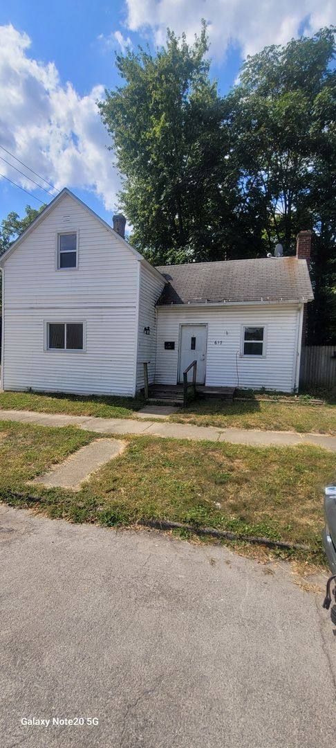 House for rent at 617 Center St, Fort Wayne, IN 46808