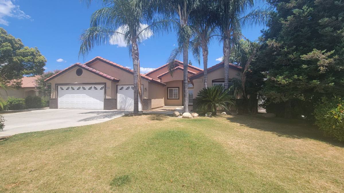 House for rent at 3106 Stone Meadow Dr, Bakersfield, CA 93313