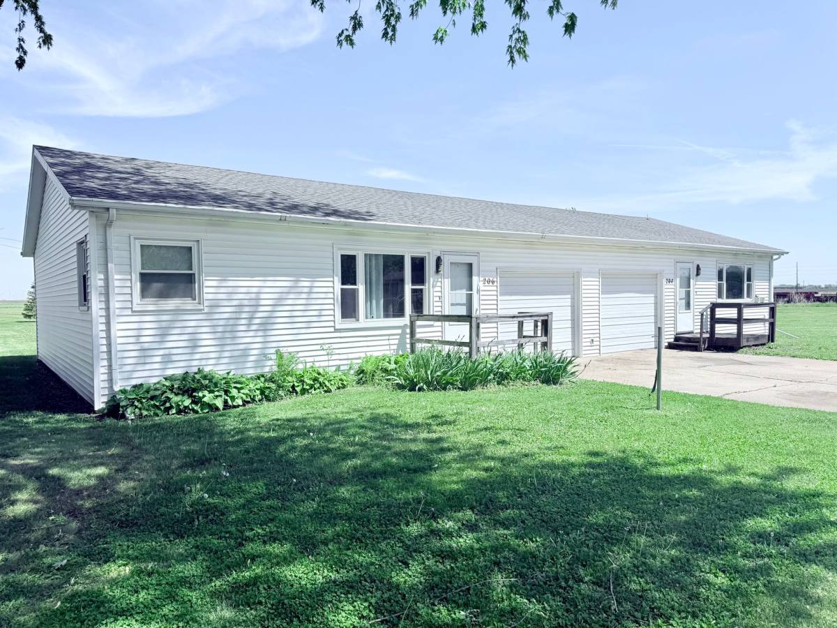 Apartment for rent at 204-206 Elm St, Iowa Falls, IA 50126