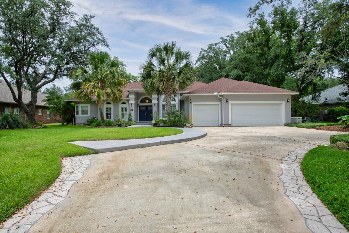 House for rent at 2760 Pebble Beach Dr, Navarre, FL 32566